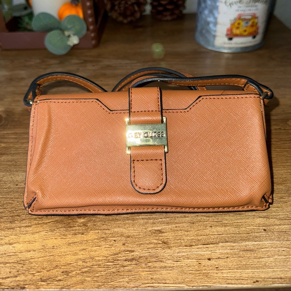 Guess Crossbody Wallet